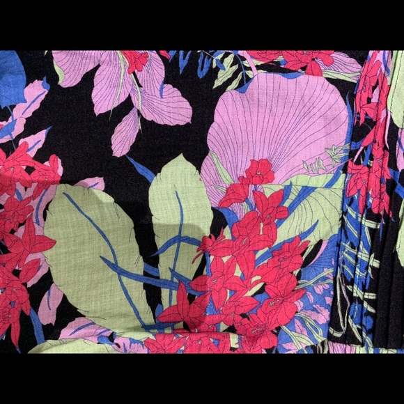 Kimchi Blue Floral Romper - Picture 3 of 7